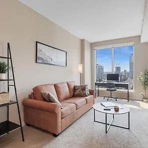 https://heart-of-downtown-spacious-luxury-condo-with-stunning.calgaryhotelsearch.com